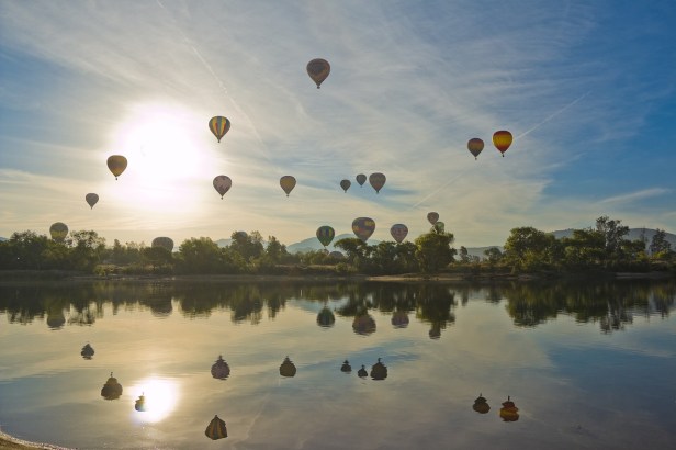 hot-air-balloon-1443342_1280